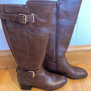 Unisa Brown Boots size 8 wide calf